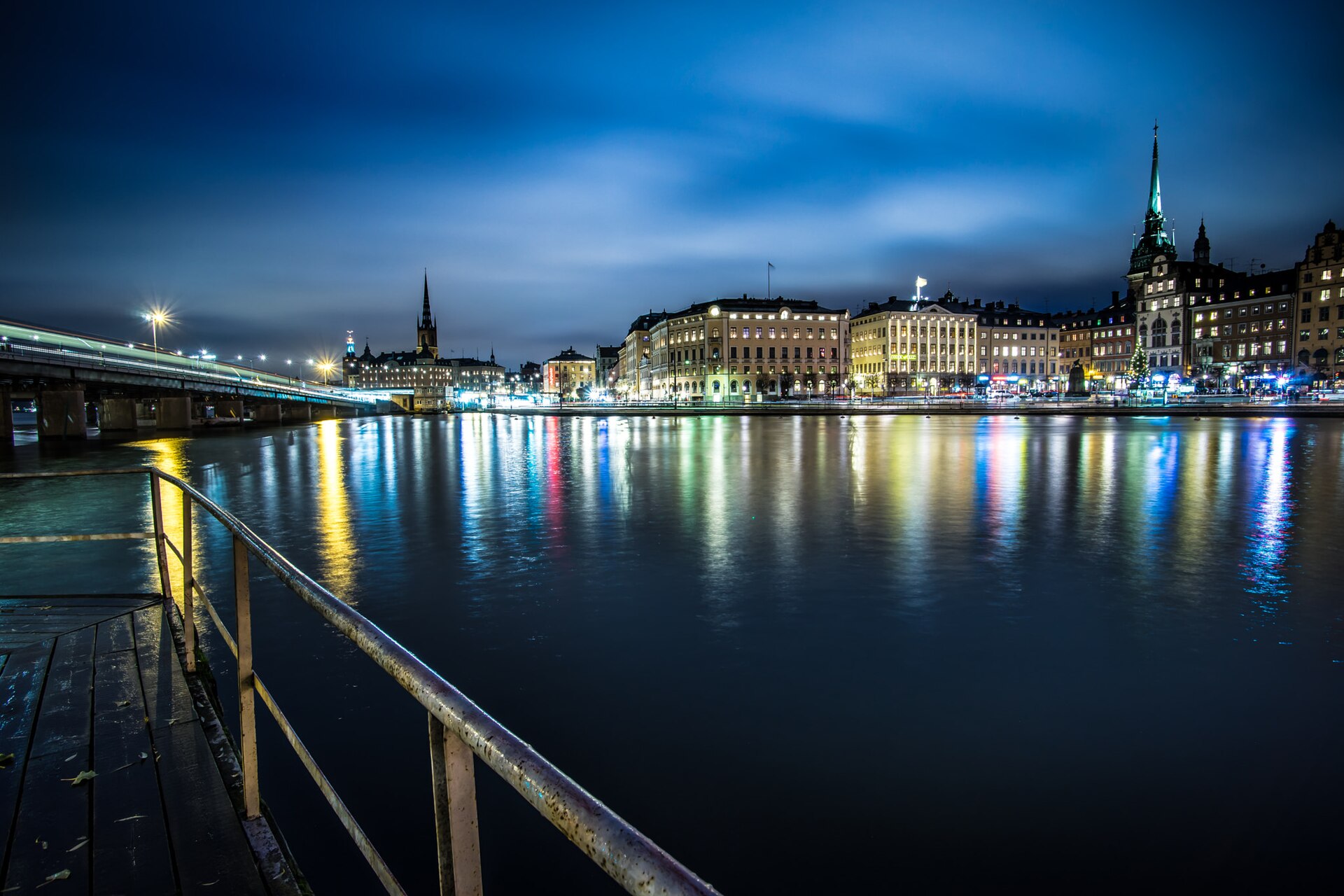 Stockholm Skyline At Night (91983391).jpeg