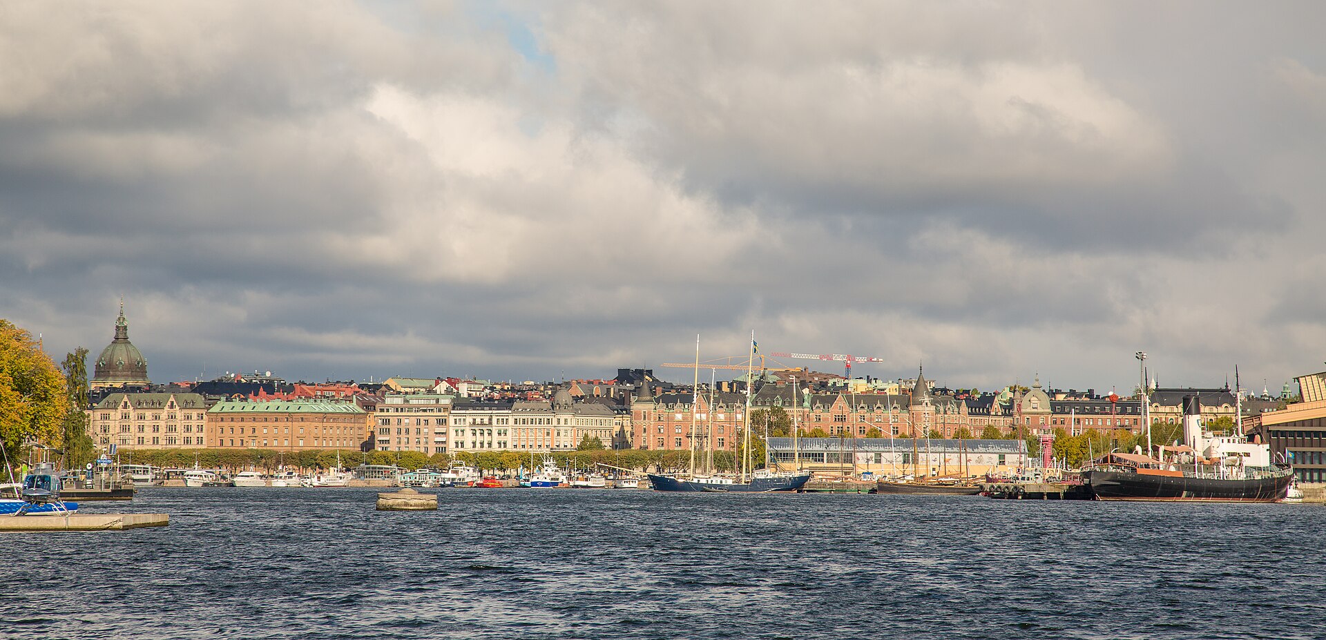 Stockholm Skyline (15732915419).jpg