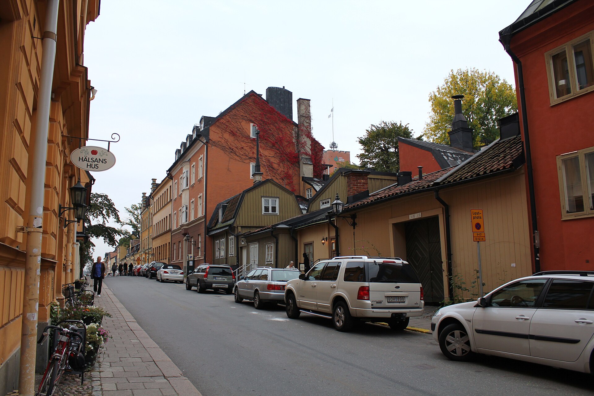 Fjällgatan on Södermalm in Stockholm, with the wooden houses at numbers 16-18 on the right