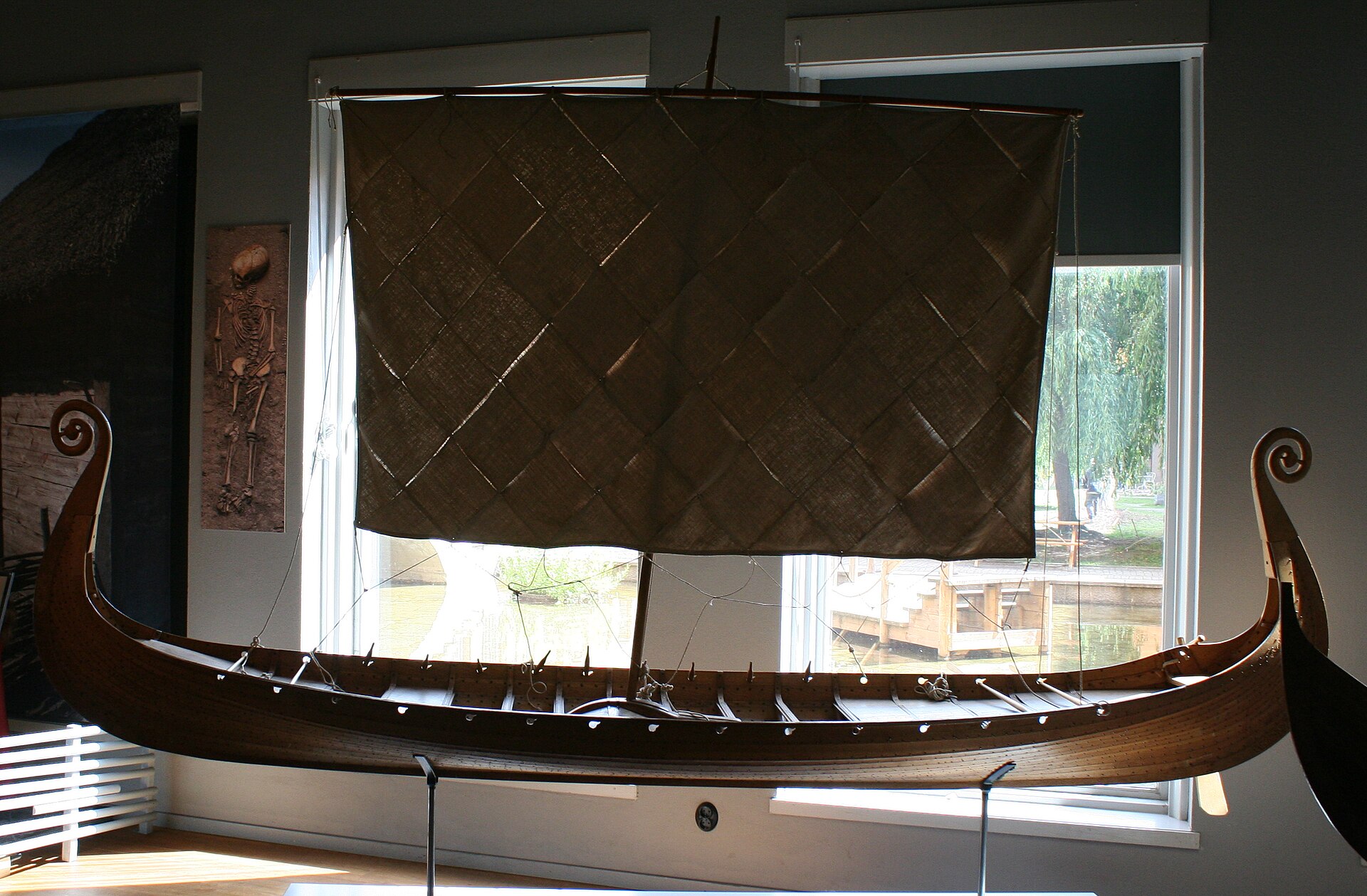 Historiska museet 042.jpg — illustrating What Is the Historiska Museet, and What Is the Gold Room?