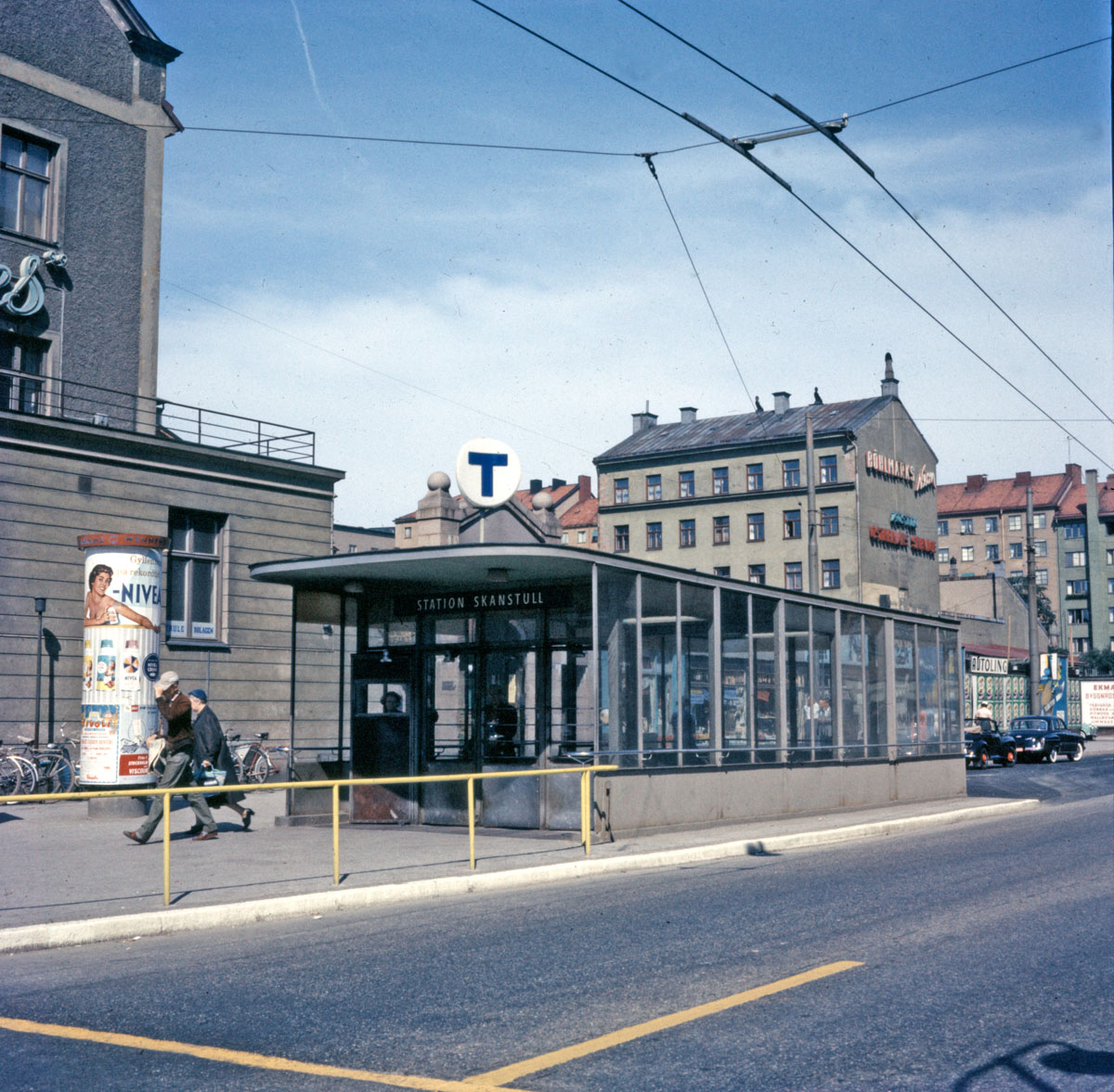 Entrance to the Skanstull subway station at Ringvägen in Stockholm, 1957