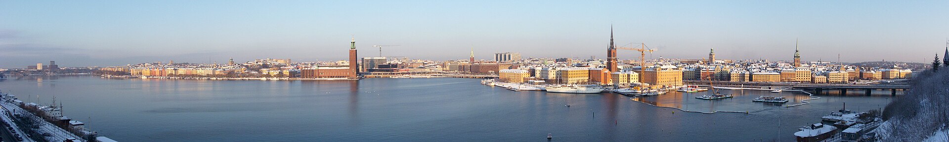 Monteliusvägen panorama 2009a.jpg