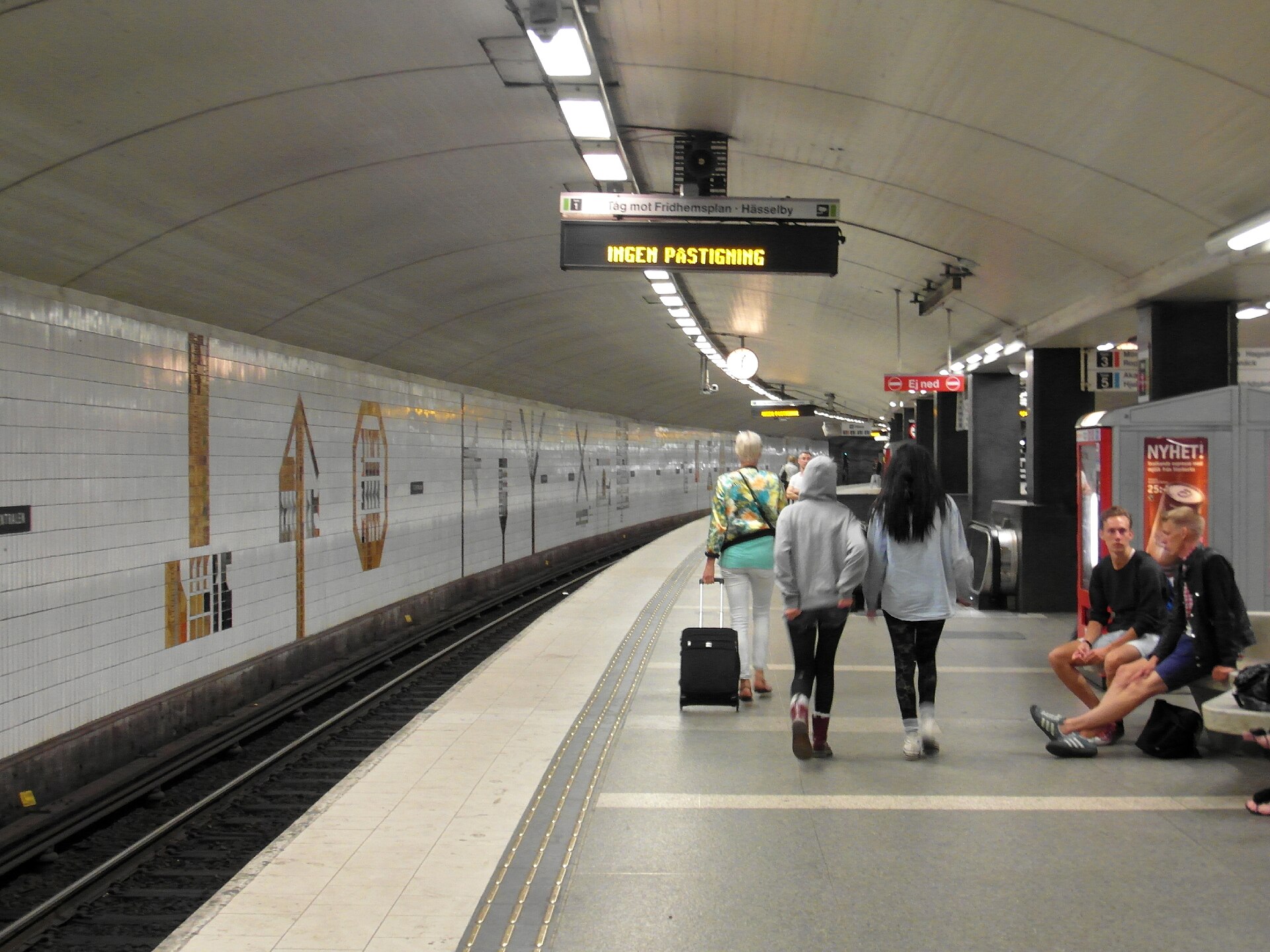 Stockholm - Tunnelbana - T-Centralen (11106111975).jpg